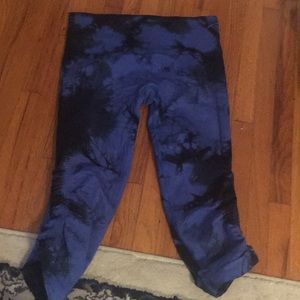 LULULEMON CROPPED PANTS